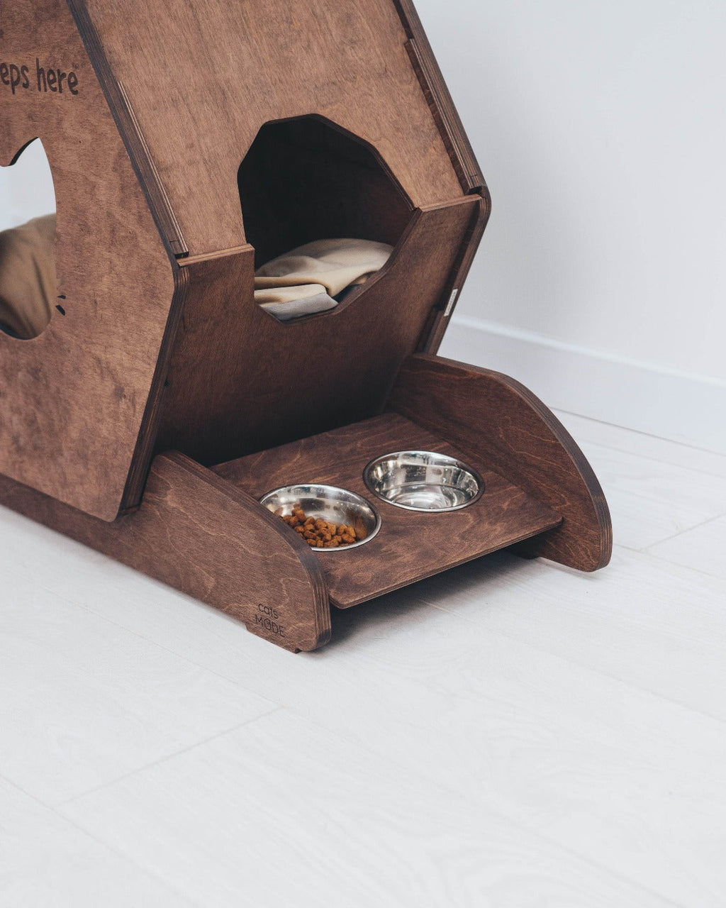 Cat House Stand